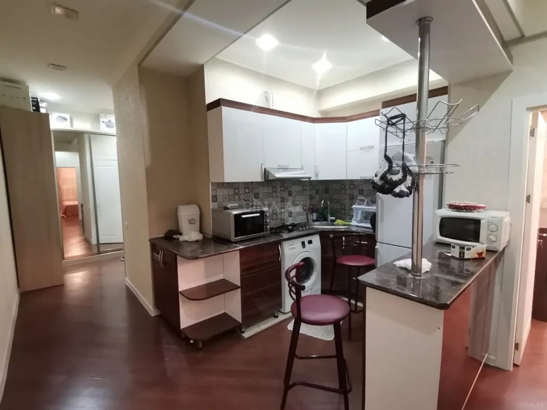 Kirayə verilir 2 otaqlı mənzil 75 m²