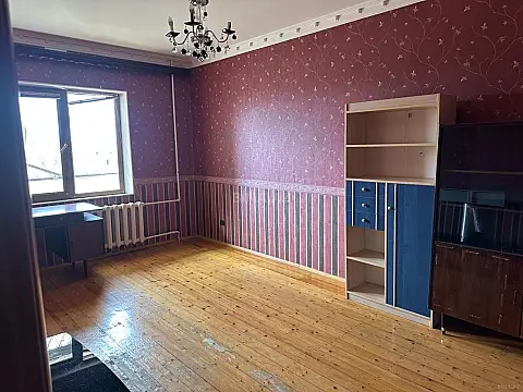Satılır 4 otaqlı mənzil 100 m²