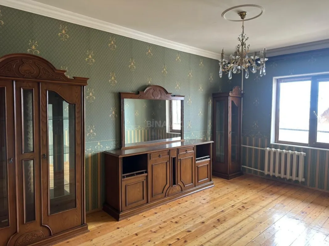 Satılır 4 otaqlı mənzil 100 m²