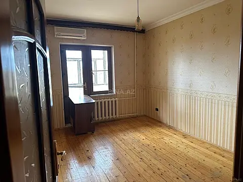 Satılır 4 otaqlı mənzil 100 m²