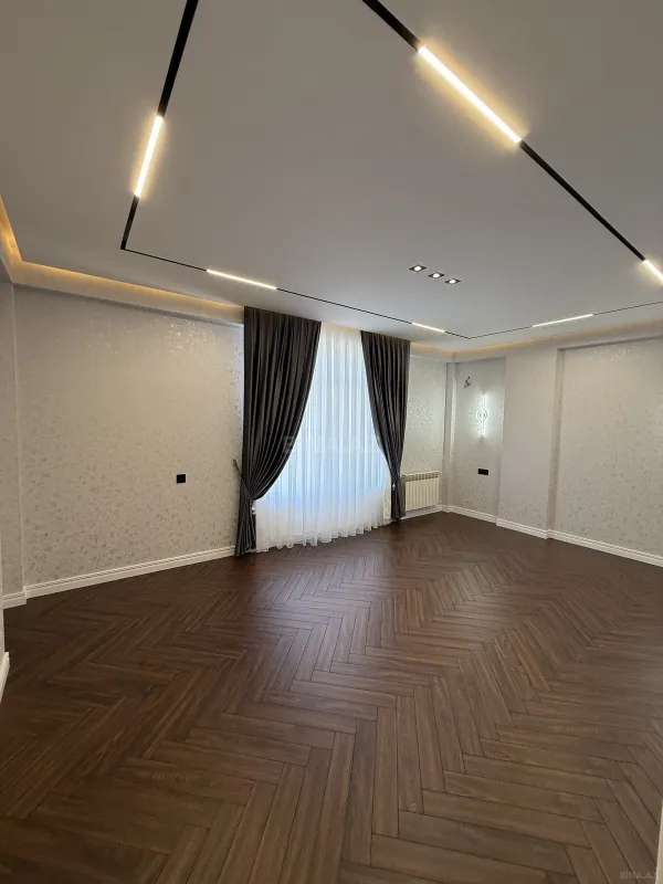 Satılır 3 otaqlı mənzil 145 m²
