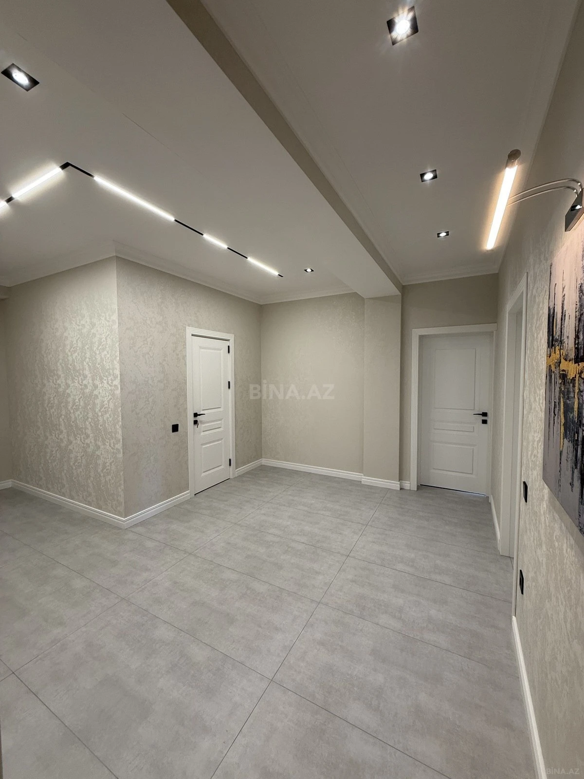 Satılır 3 otaqlı mənzil 145 m²