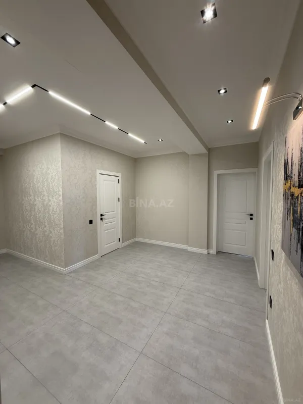 Satılır 3 otaqlı mənzil 145 m²