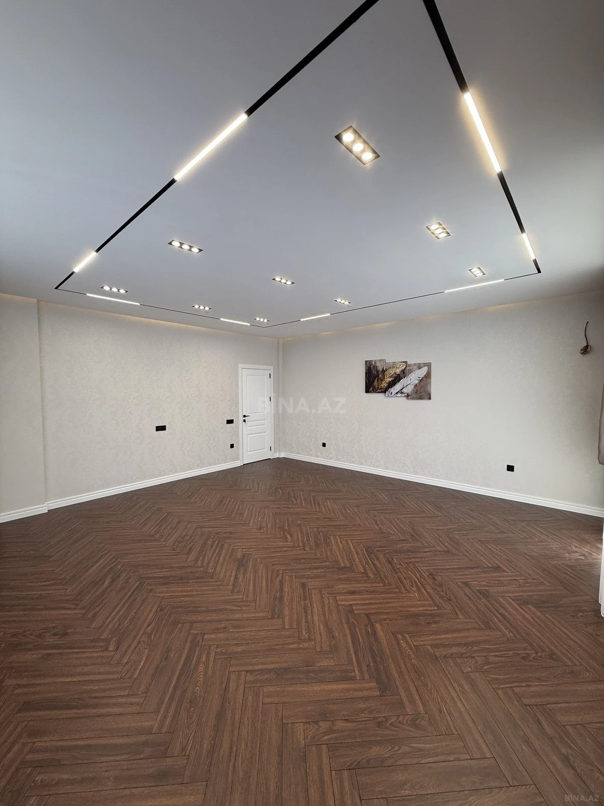 Satılır 3 otaqlı mənzil 145 m²