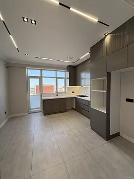 Satılır 3 otaqlı mənzil 145 m²