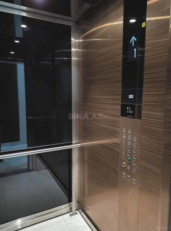 Satılır 5 otaqlı mənzil 205 m²