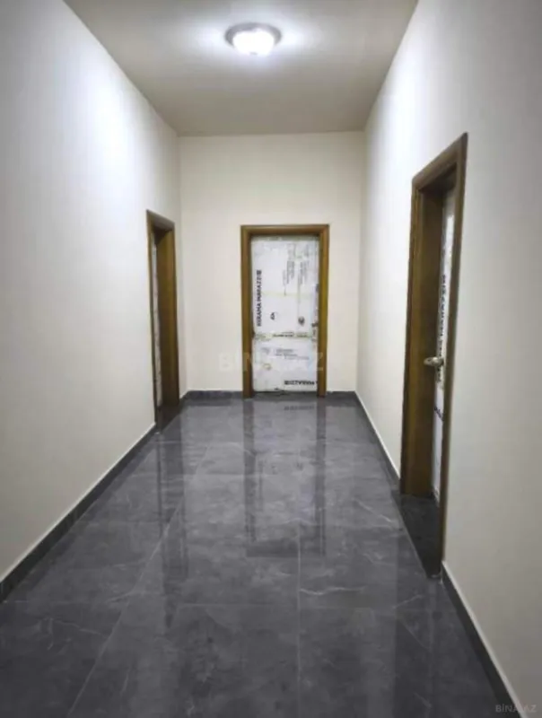 Satılır 5 otaqlı mənzil 205 m²