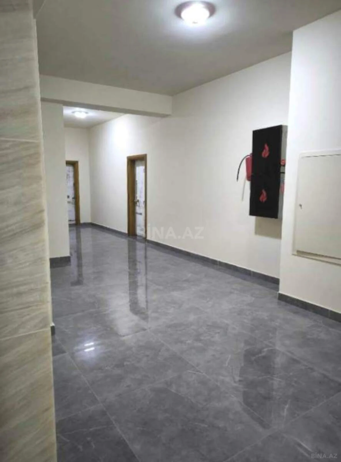 Satılır 5 otaqlı mənzil 205 m²