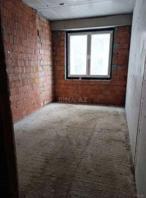 Satılır 5 otaqlı mənzil 205 m²