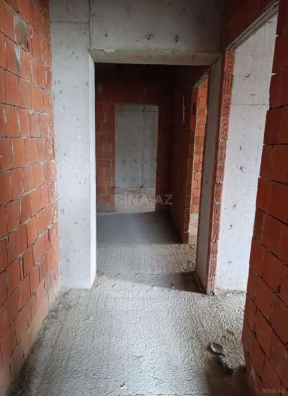 Satılır 5 otaqlı mənzil 205 m²