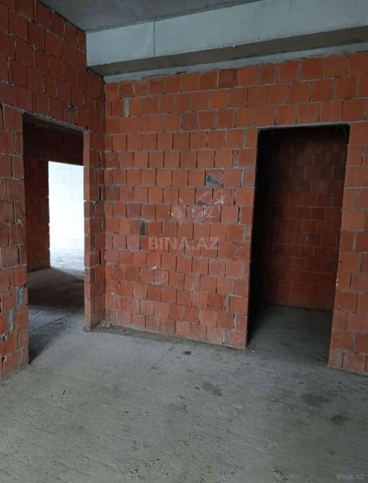 Satılır 5 otaqlı mənzil 205 m²