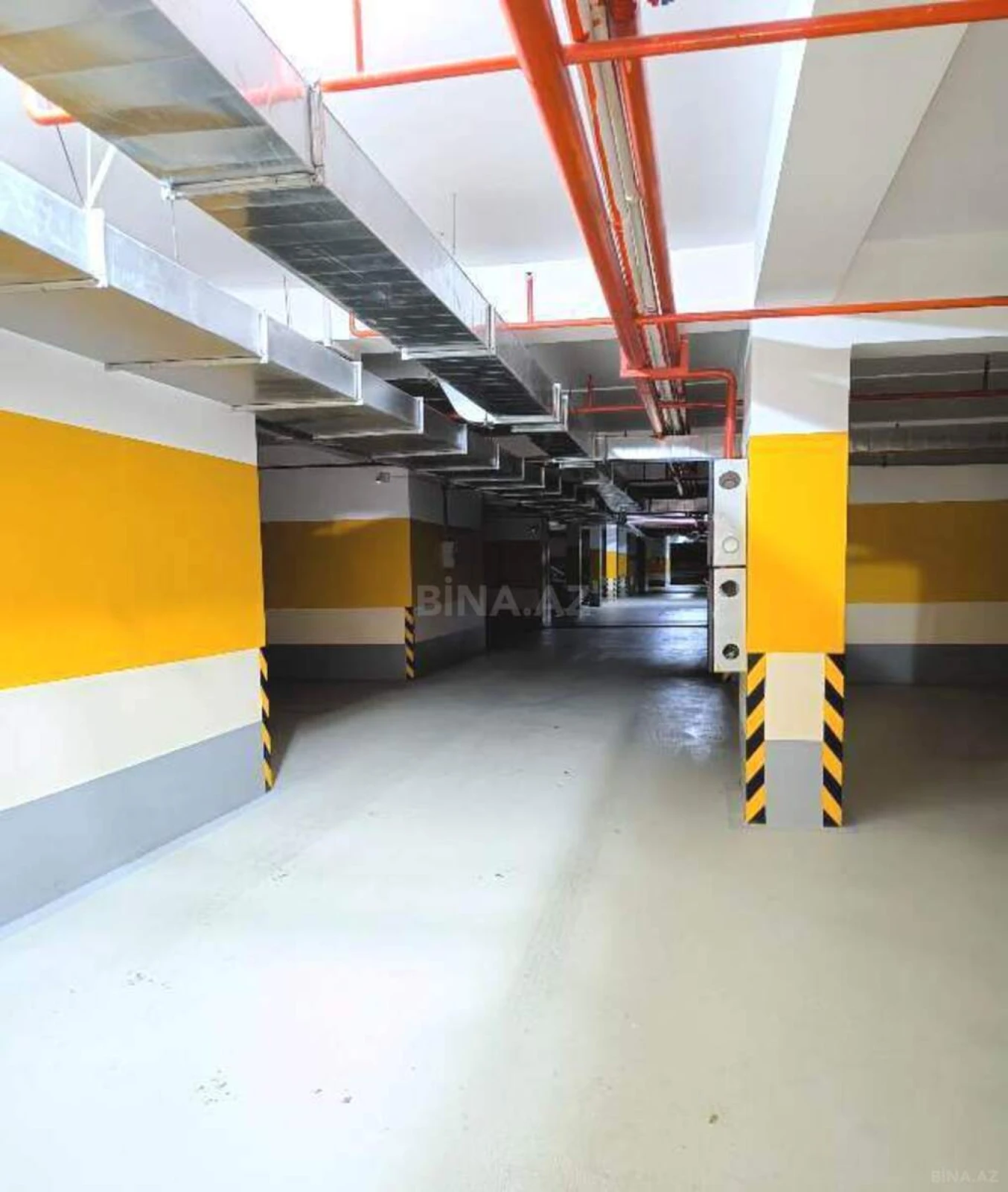 Satılır 5 otaqlı mənzil 205 m²