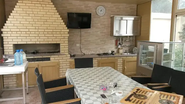 Satılır 5 otaqlı həyət evi 205 m²