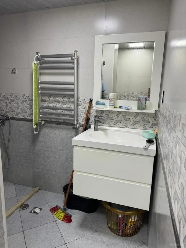 Satılır 5 otaqlı həyət evi 200 m²