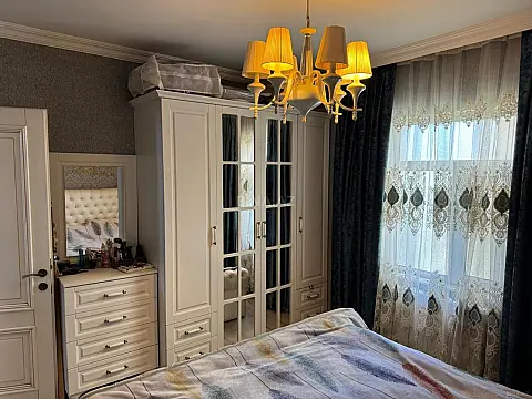Satılır 5 otaqlı həyət evi 200 m²