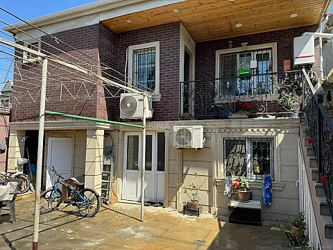 Satılır 5 otaqlı həyət evi 200 m²