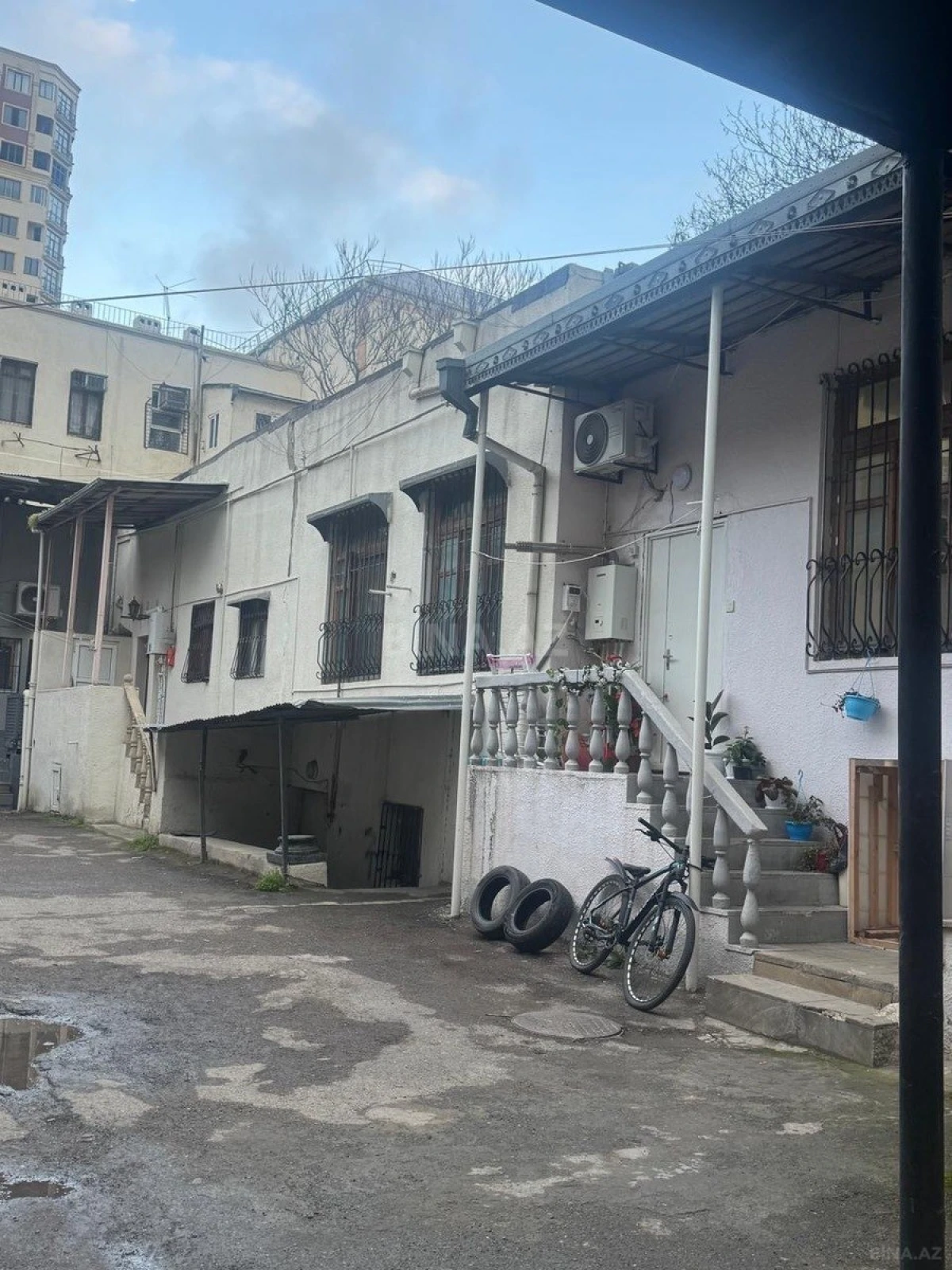 Satılır 4 otaqlı mənzil 62 m²