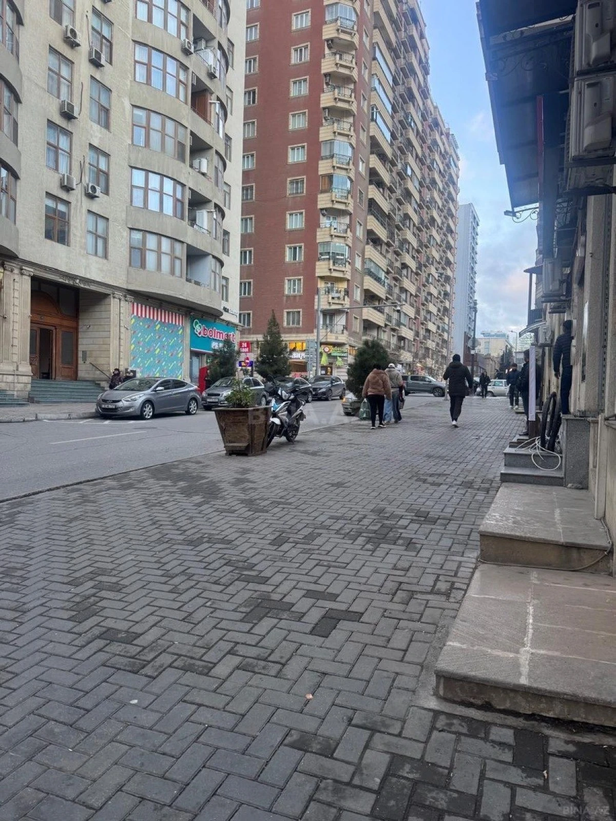 Satılır 4 otaqlı mənzil 62 m²