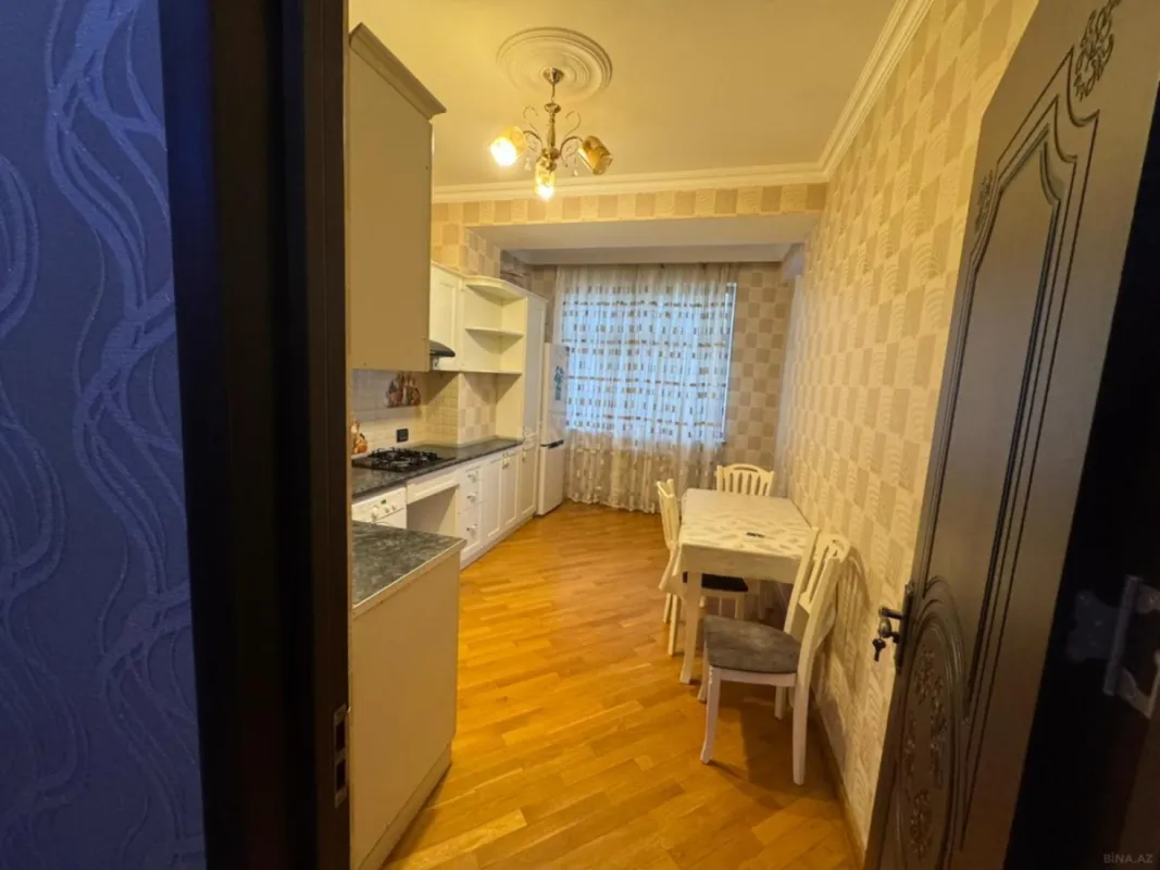 Kirayə verilir 2 otaqlı mənzil 82 m²