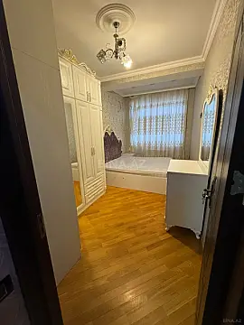 Kirayə verilir 2 otaqlı mənzil 82 m²