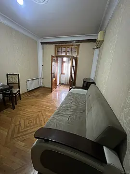 Satılır 2 otaqlı mənzil 44 m² — Bakı, Memar Əcəmi yanı 2 otaq 44.00 m²