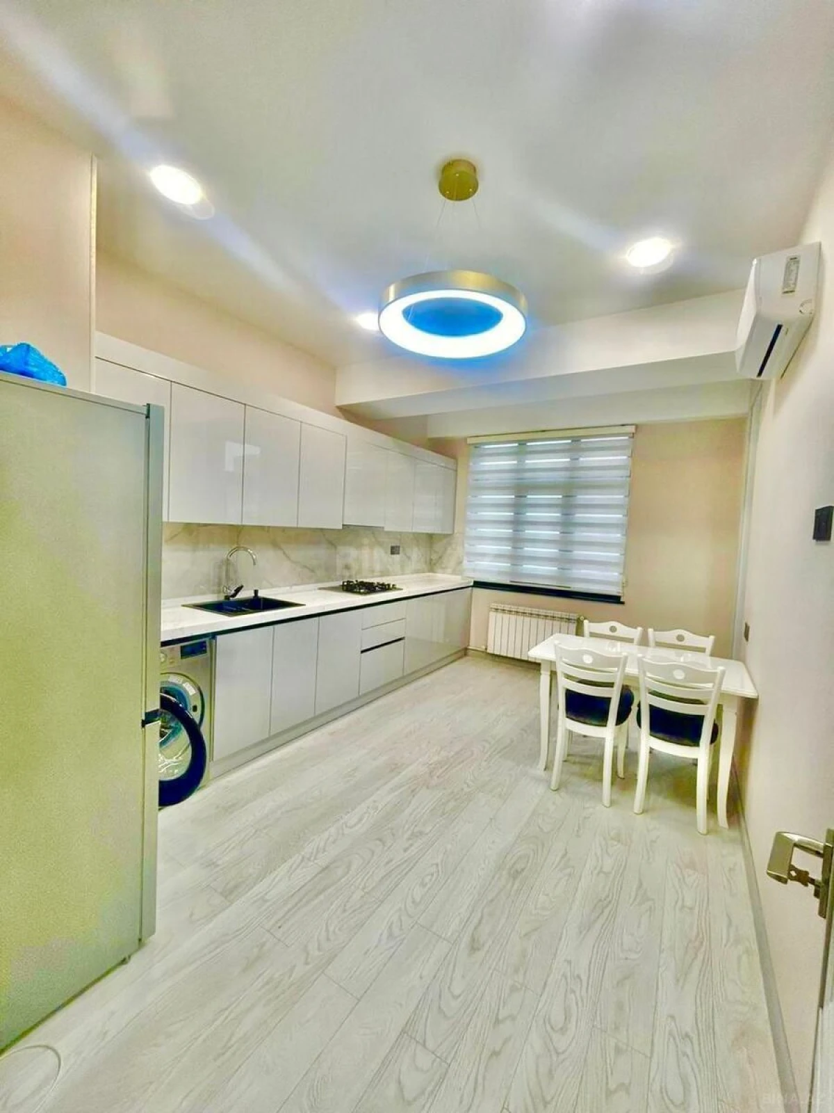 Satılır 2 otaqlı mənzil 80 m²