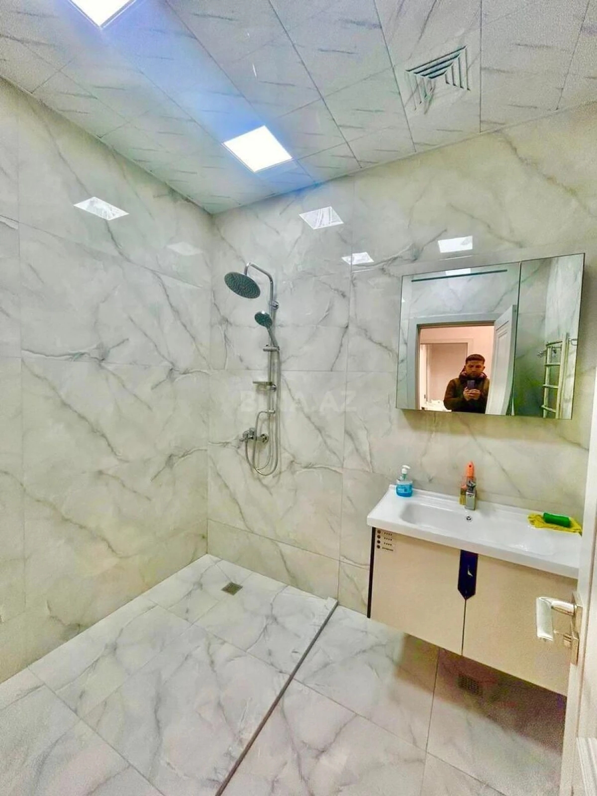 Satılır 2 otaqlı mənzil 80 m²