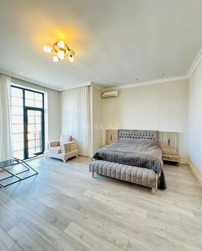 Kirayə verilir 6 otaqlı həyət evi 320 m²