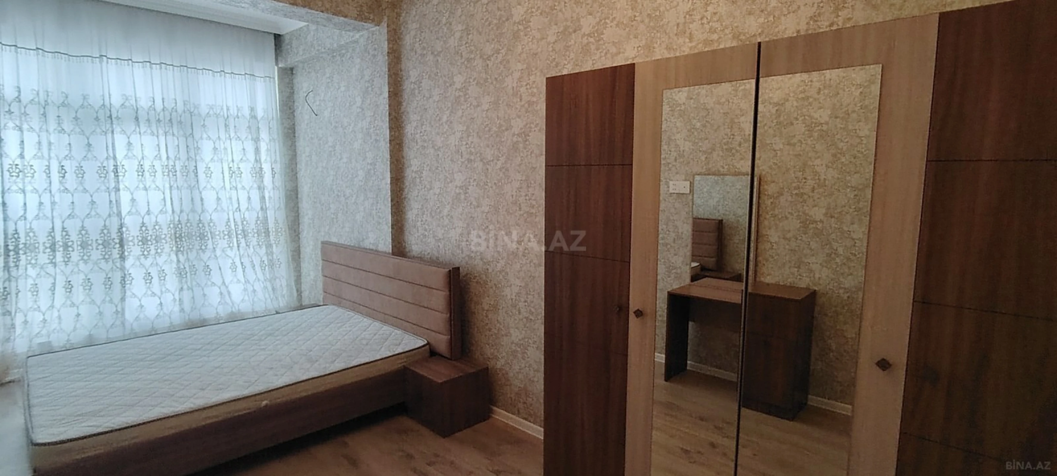 Kirayə verilir 2 otaqlı mənzil 93 m²