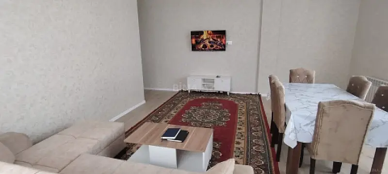 Kirayə verilir 2 otaqlı mənzil 93 m²