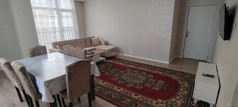 Kirayə verilir 2 otaqlı mənzil 93 m²