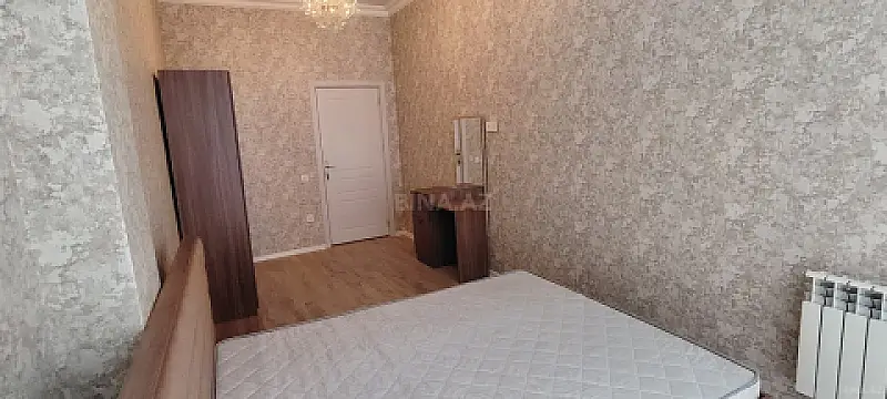 Kirayə verilir 2 otaqlı mənzil 93 m²