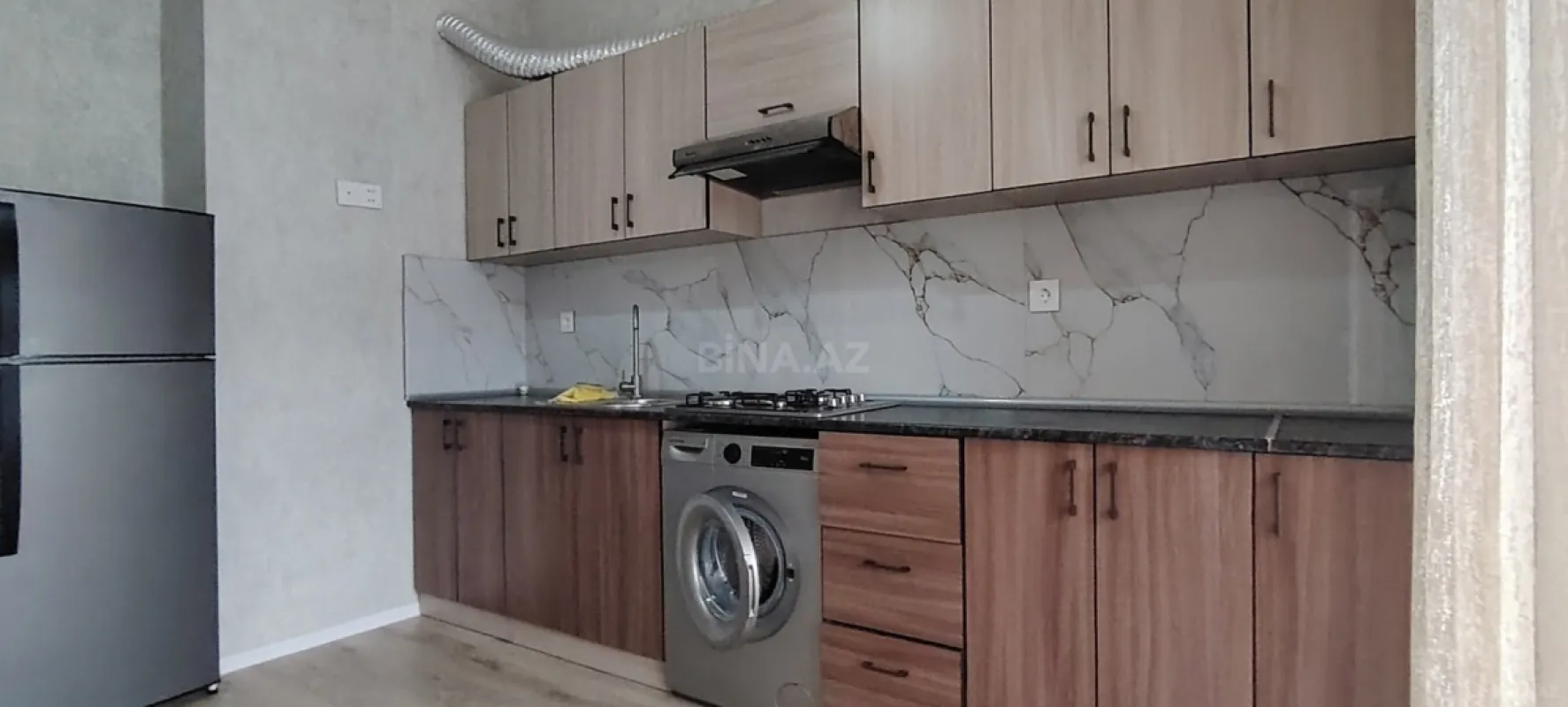 Kirayə verilir 2 otaqlı mənzil 93 m²