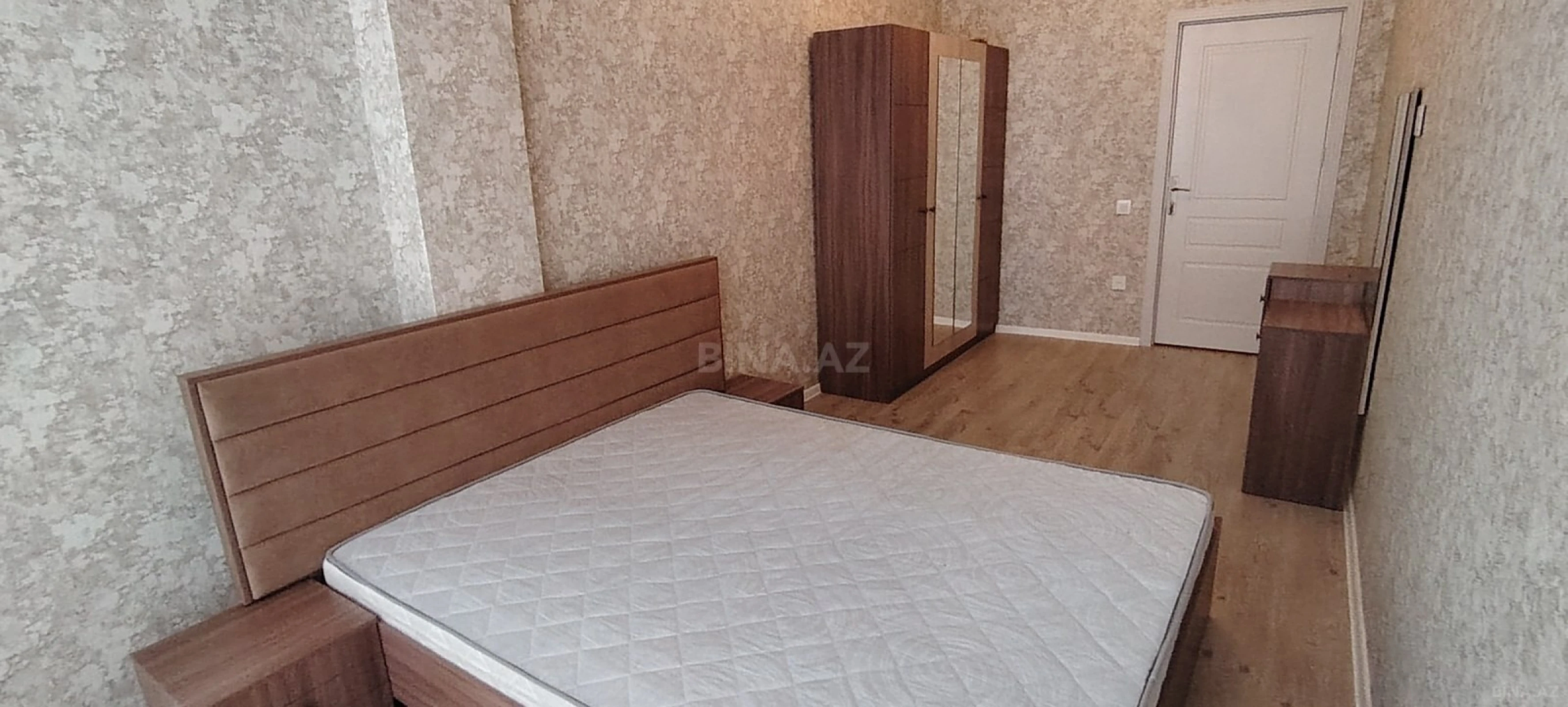 Kirayə verilir 2 otaqlı mənzil 93 m²