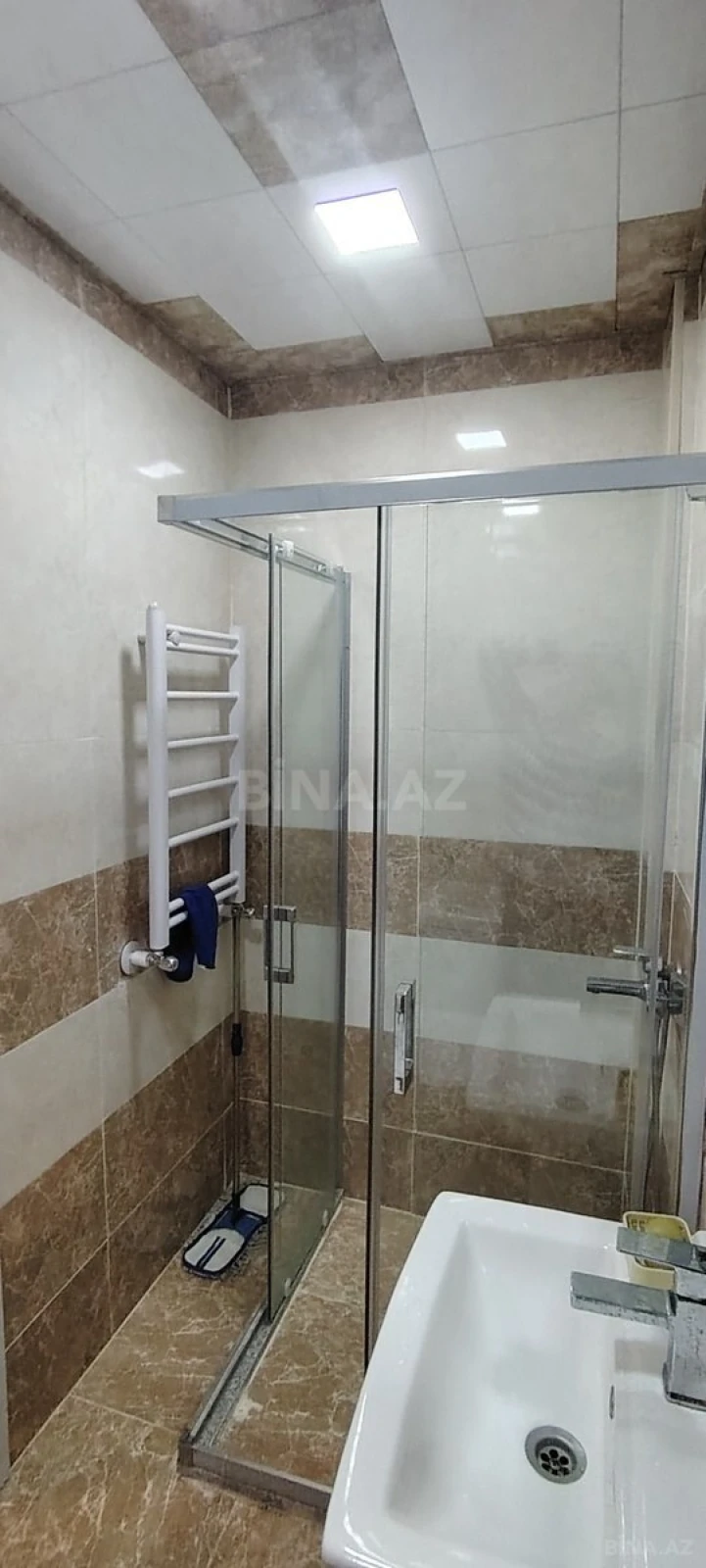 Kirayə verilir 2 otaqlı mənzil 93 m²