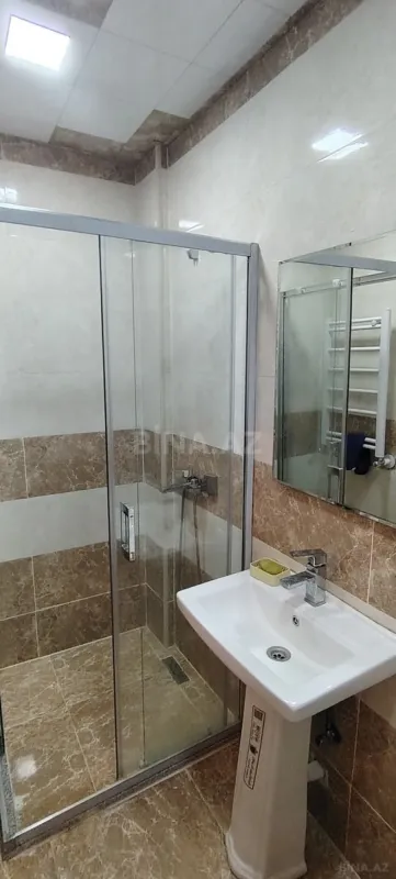 Kirayə verilir 2 otaqlı mənzil 93 m²