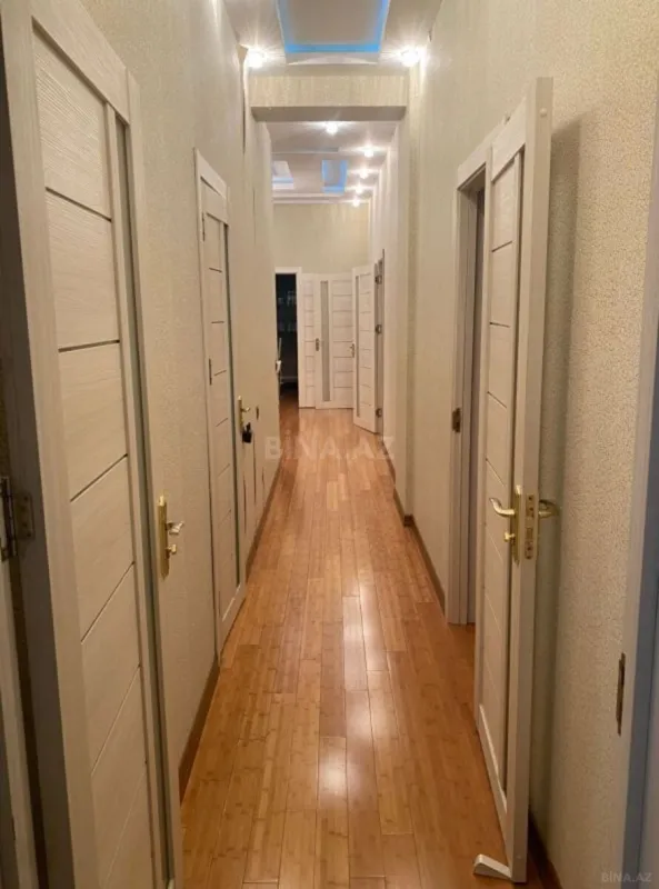 Kirayə verilir 4 otaqlı mənzil 168 m²