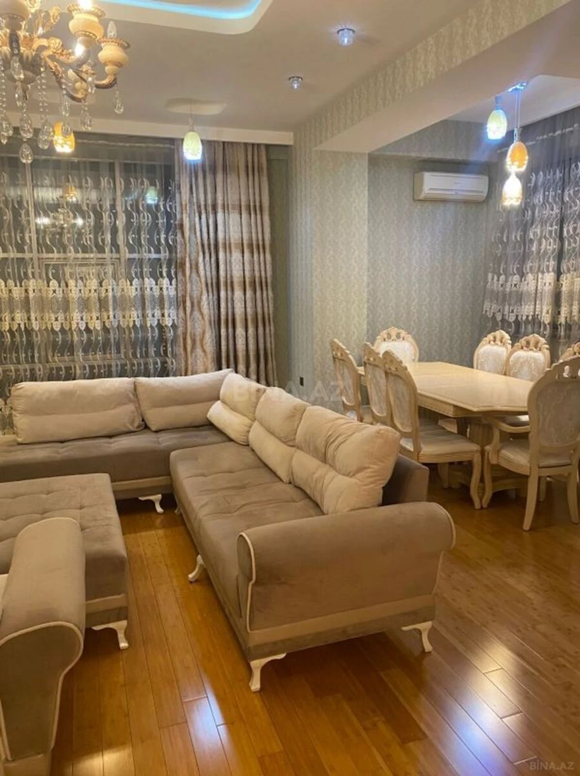 Kirayə verilir 4 otaqlı mənzil 168 m²