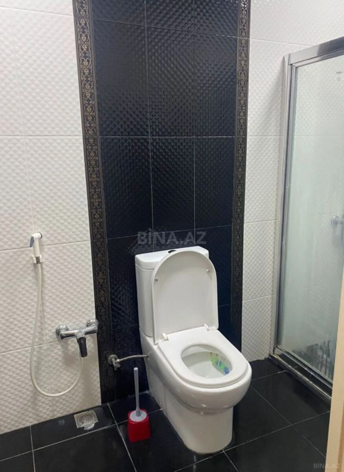 Kirayə verilir 4 otaqlı mənzil 168 m²