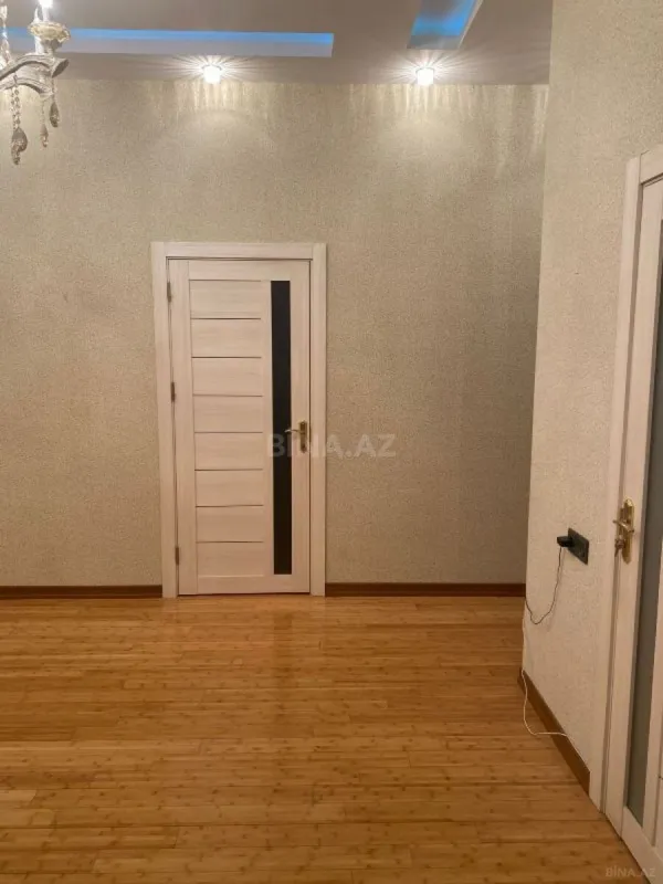 Kirayə verilir 4 otaqlı mənzil 168 m²