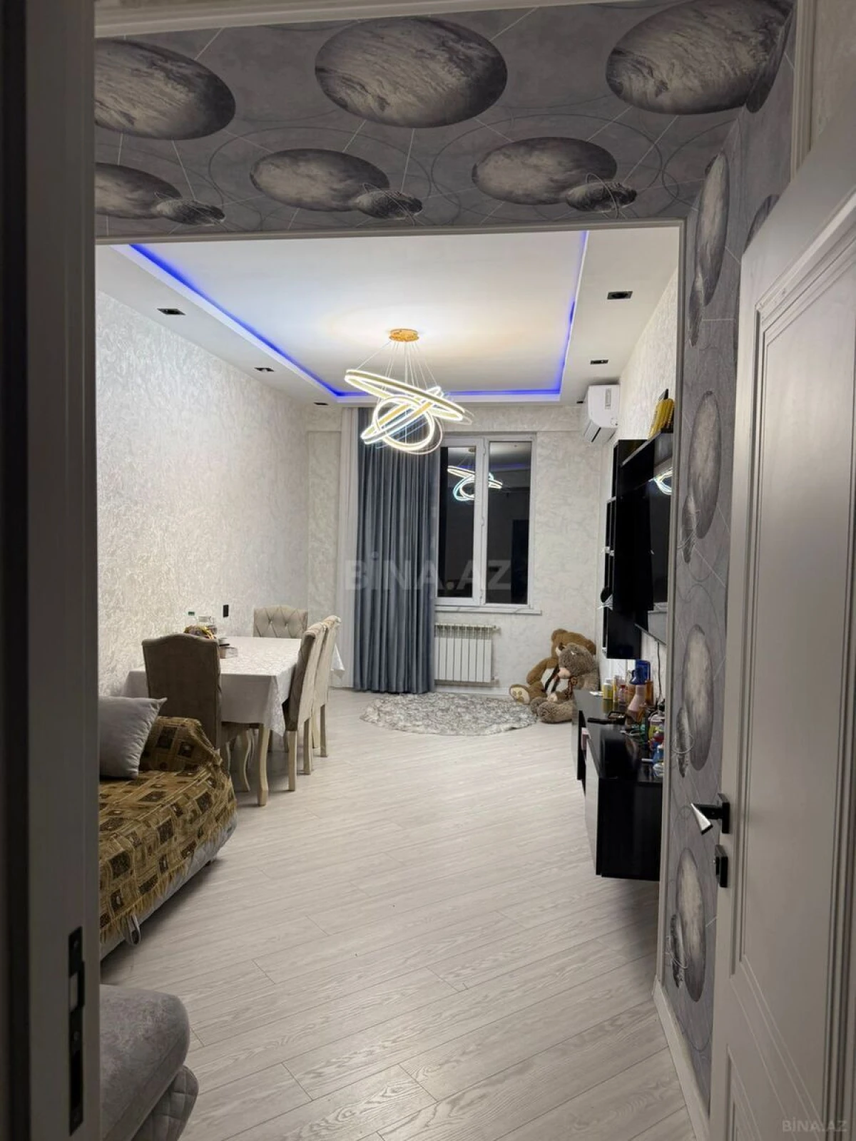 Satılır 2 otaqlı mənzil 82 m²