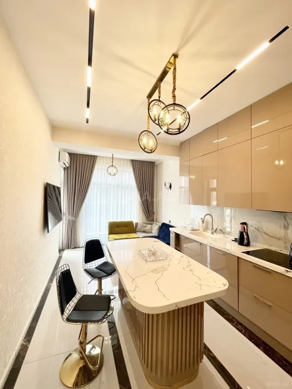 Kirayə verilir 2 otaqlı mənzil 58 m²