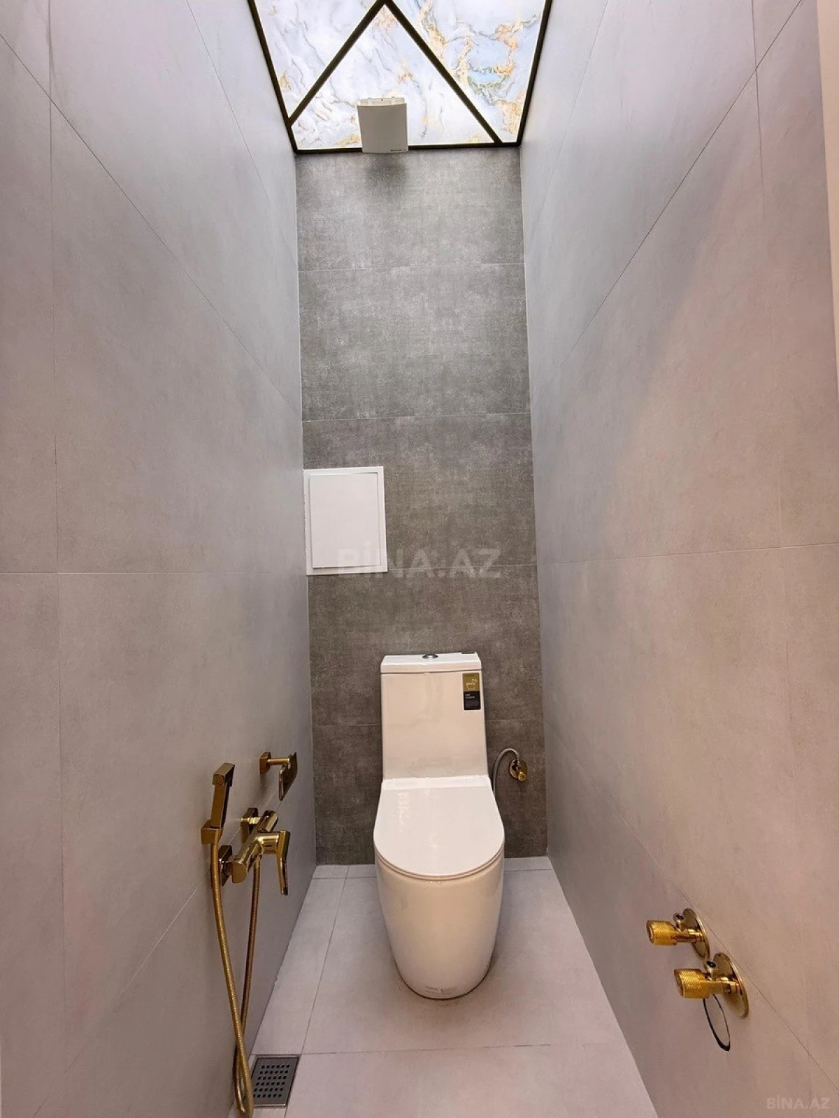 Satılır 2 otaqlı mənzil 84 m²