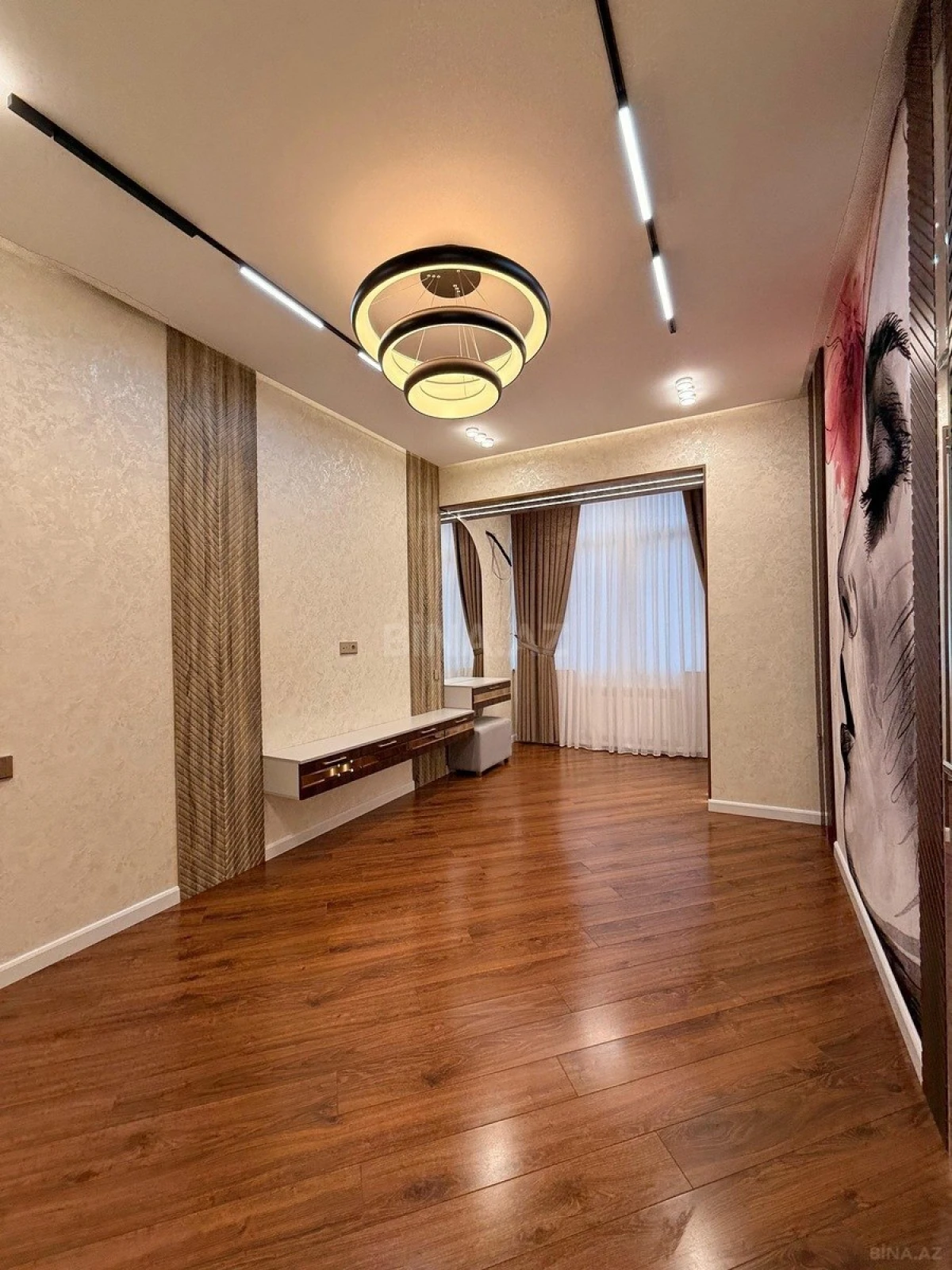 Satılır 2 otaqlı mənzil 84 m²