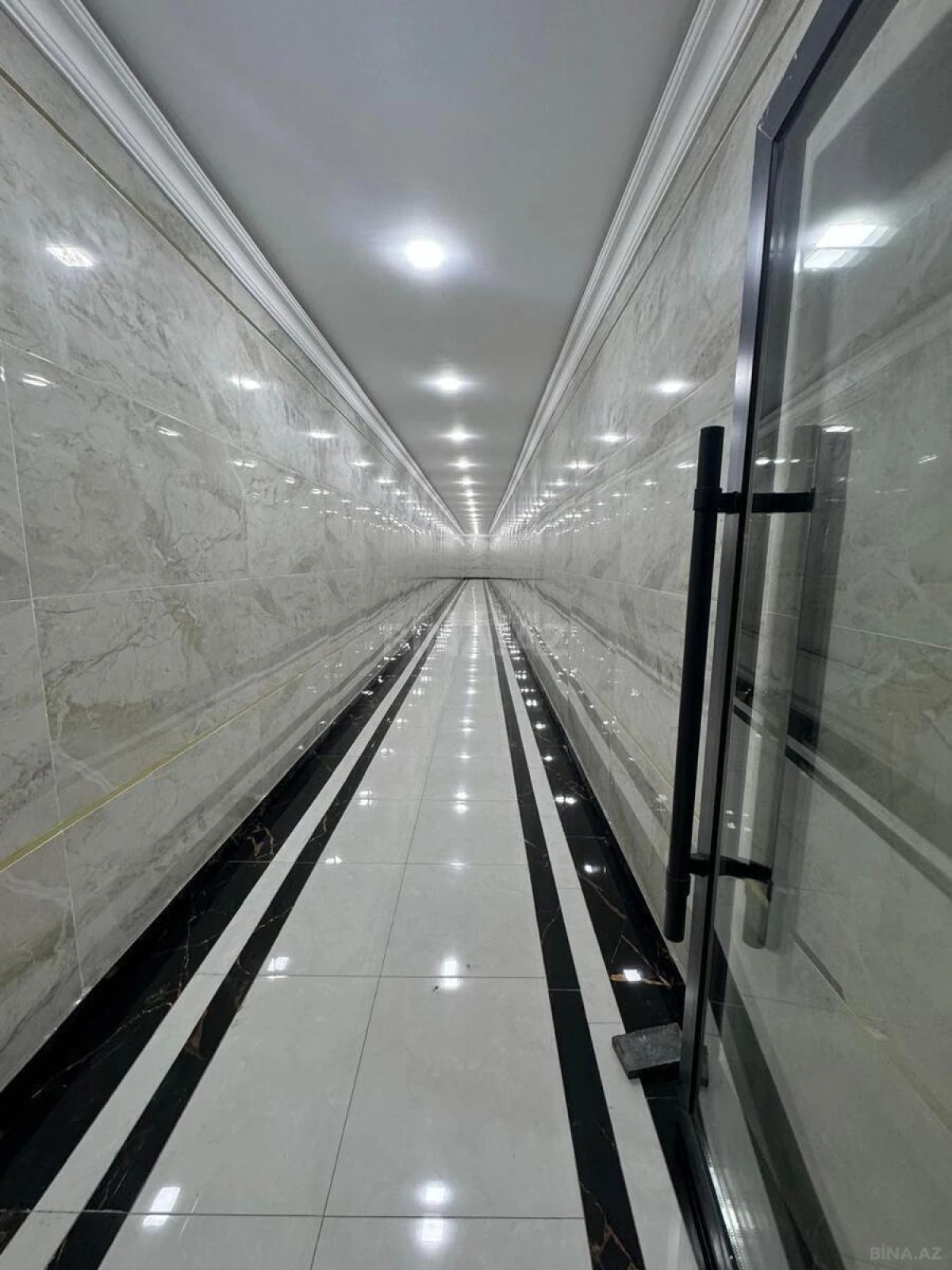 Kirayə verilir 2 otaqlı mənzil 70 m²