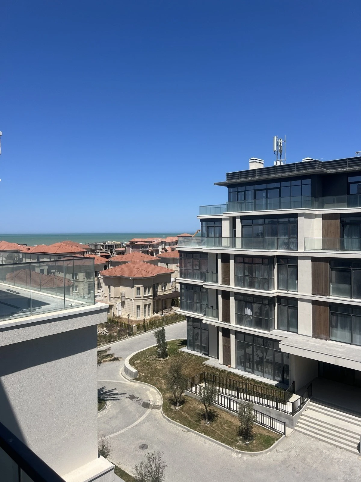 Kirayə verilir 2 otaqlı mənzil 80 m²