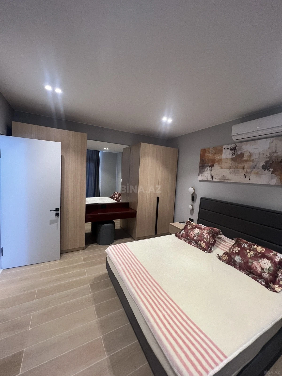 Kirayə verilir 2 otaqlı mənzil 80 m²