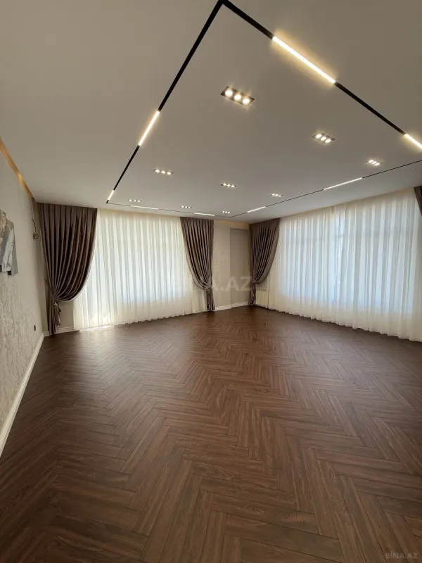 Satılır 3 otaqlı mənzil 145 m²