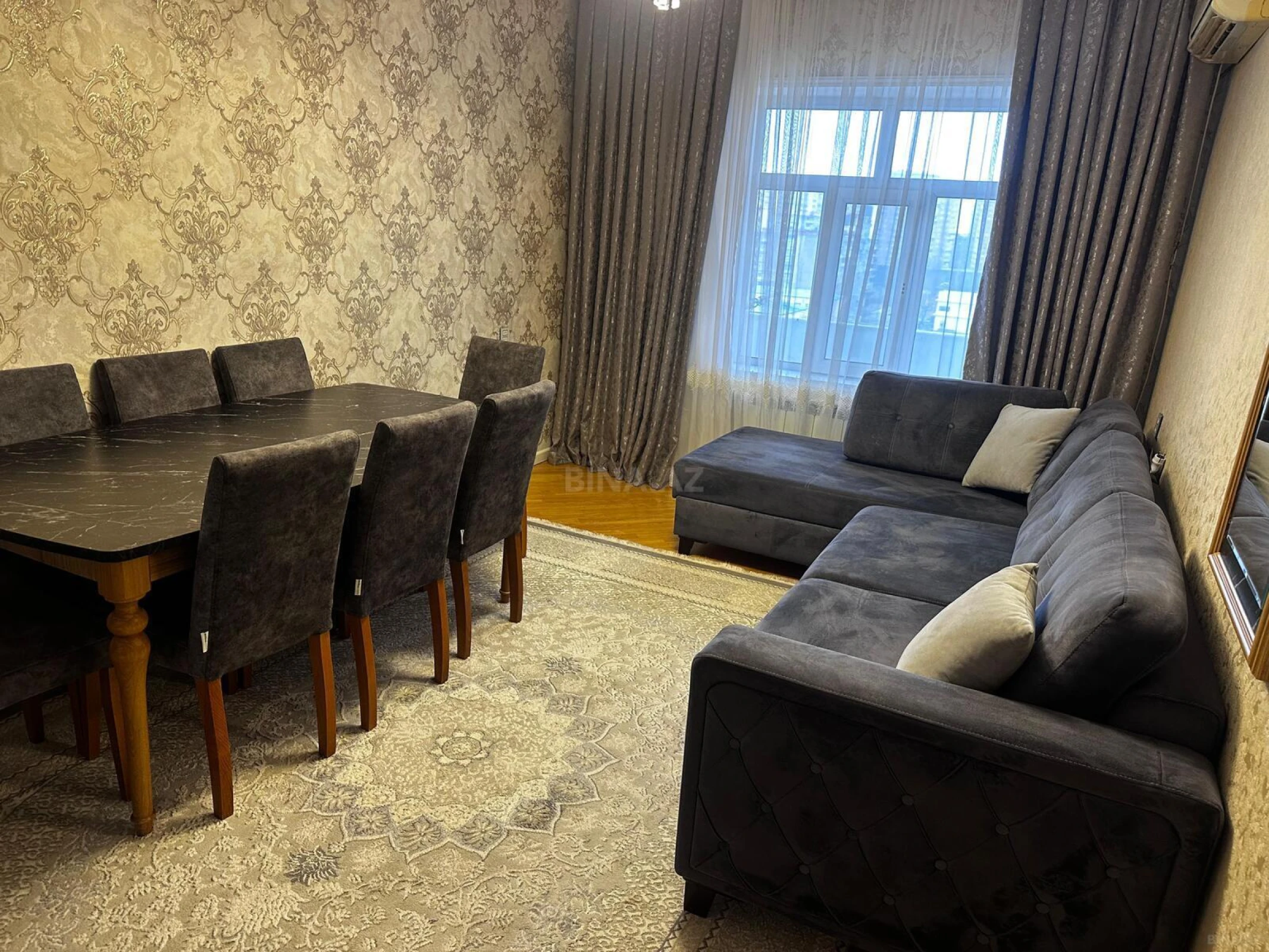 Satılır 4 otaqlı mənzil 110 m²