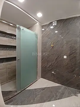 Satılır 4 otaqlı mənzil 250 m²